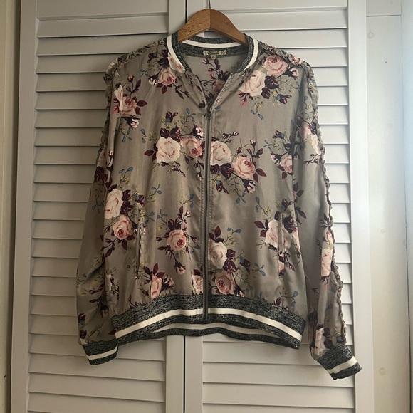 Buckle Gimmicks Floral Jacket - Picture 10 of 11